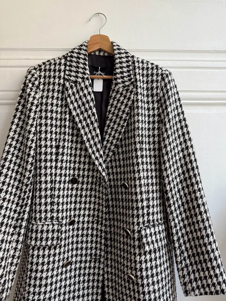 Tezza-8225 2-2-3.webp